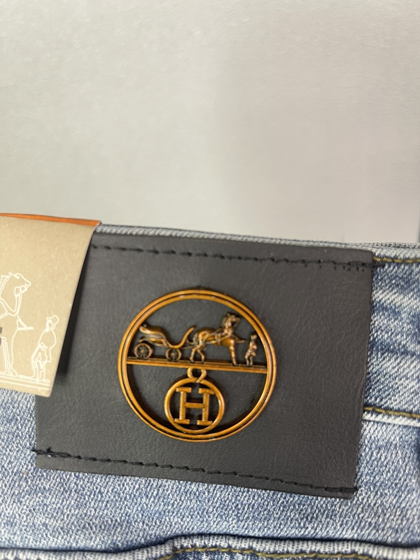 ブランドジーンズ着用イメージ